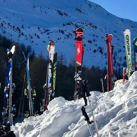 Cycling And Hiking Base 5 Min To Gondola Apartamento Pila (Valle d'Aosta)